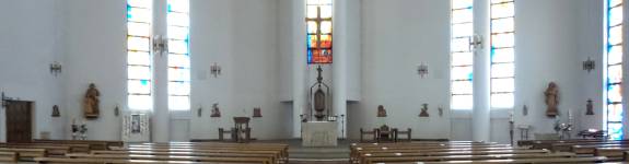 Christus-Erlöser-Kirche - Altar und Tabernakel